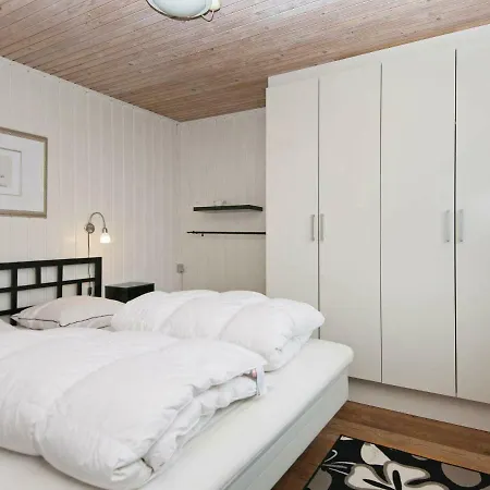 Two-bedroom Holiday In 7 Hejls